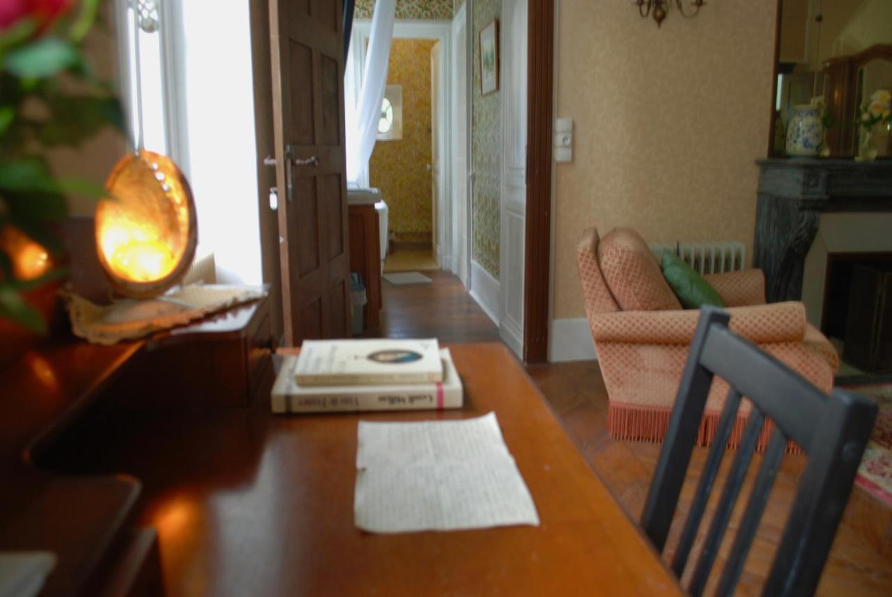 Villeblevin Yxie - Manoir Des Arts B&B 외부 사진